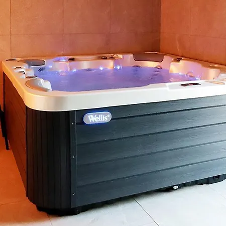 Wellness Letokruhy בקתה *